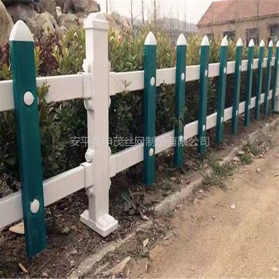 PVC塑鋼草坪護(hù)欄與鋅鋼花草防護(hù)欄 選購(gòu)指南與昆明塑鋼隔離柵價(jià)格解析